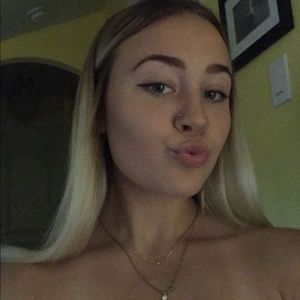 Meet your Posher, Avery